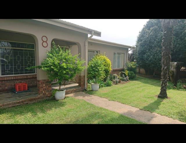 3 BEDROOM HOUSE RENTED IN GLENCOE
